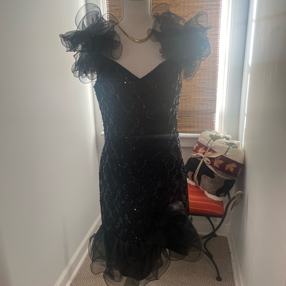 Faviana Dresses & Skirts - 80's SEQUINS DRESS